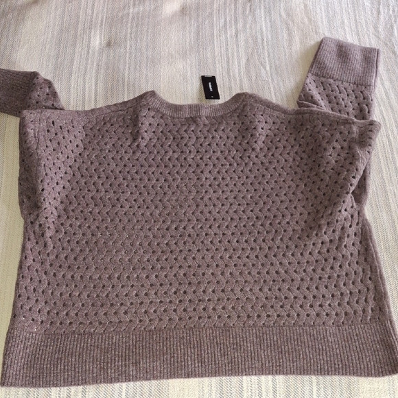 NEW!! Express Crew Neck Textured Crop Sweater in Purple XL - Picture 5 of 5